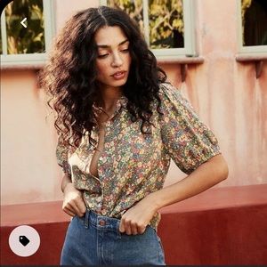 Silk Doen Bel Top Peter Pan Collar